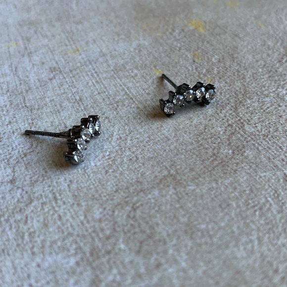 5⭐️ Silver + CZ Helix Climber Stud Earrings - Picture 3 of 6
